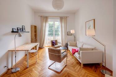 Appartamento ben arredato, a Schwabing