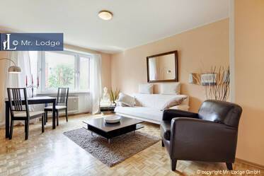 Appartamento molto ben arredato, a Schwabing