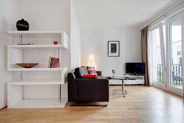 Appartamento molto ben arredato, a Schwabing