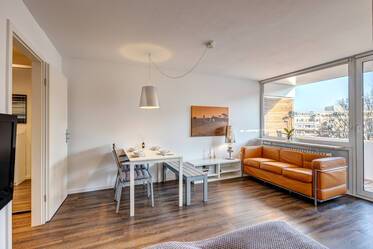 Vicino a Rotkreuzplatz: Appartamento moderno e arredato