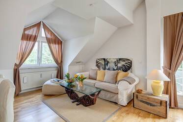 Attico con terrazzo molto ben arredato, a Waldtrudering