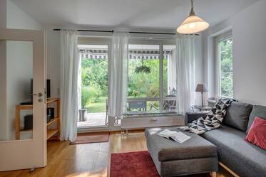 Appartamento con giardino molto ben arredato, a Oberföhring