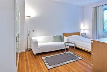 Appartamento ammobiliato con uso condiviso del giardino