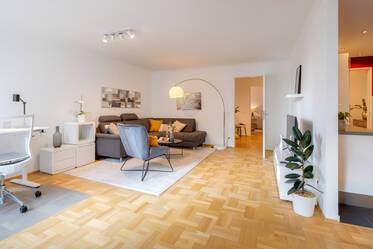 Spazioso bilocale arredato con balcone 