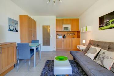 Monolocale con piscina interna