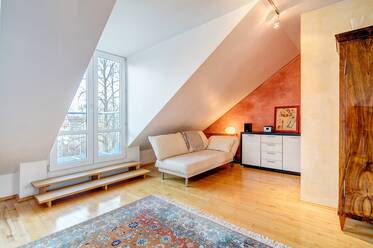 Berg-am-Laim: 1,5-Zimmer-Dachgeschosswohnung, ruhige Lage 