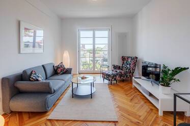 Appartamento molto ben arredato, a Schwabing