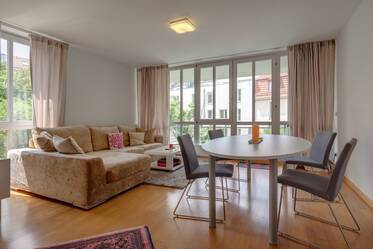 Appartamento molto ben arredato, a Schwabing
