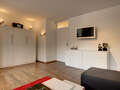appartamento München Neuhausen 04 soggiorno 7421