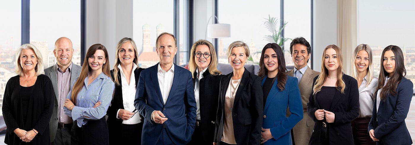 Das Team der Abteilung Immobilienverkauf bei Mr. Lodge – erfahrene Verkaufsexperten, die Eigentümer beim erfolgreichen Verkauf möblierter Wohnungen in München persönlich begleiten.